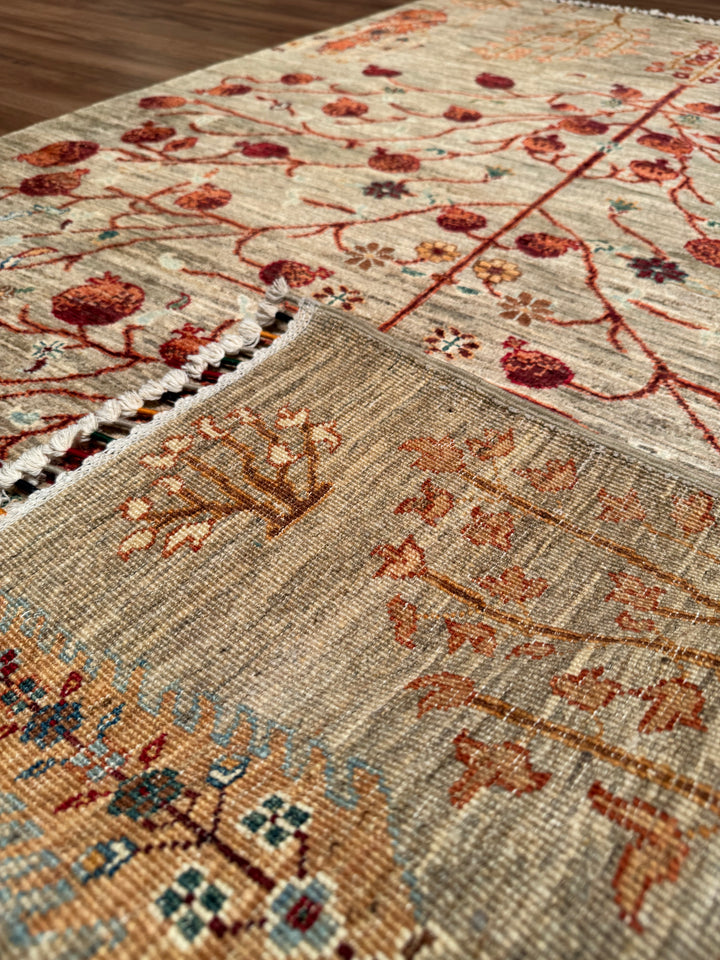 Sultani Nar Ağacı Orijinal El Dokuması Bej Kök Boya Yün Halı 121x188 2.27 Metrekare - 4x6 ft