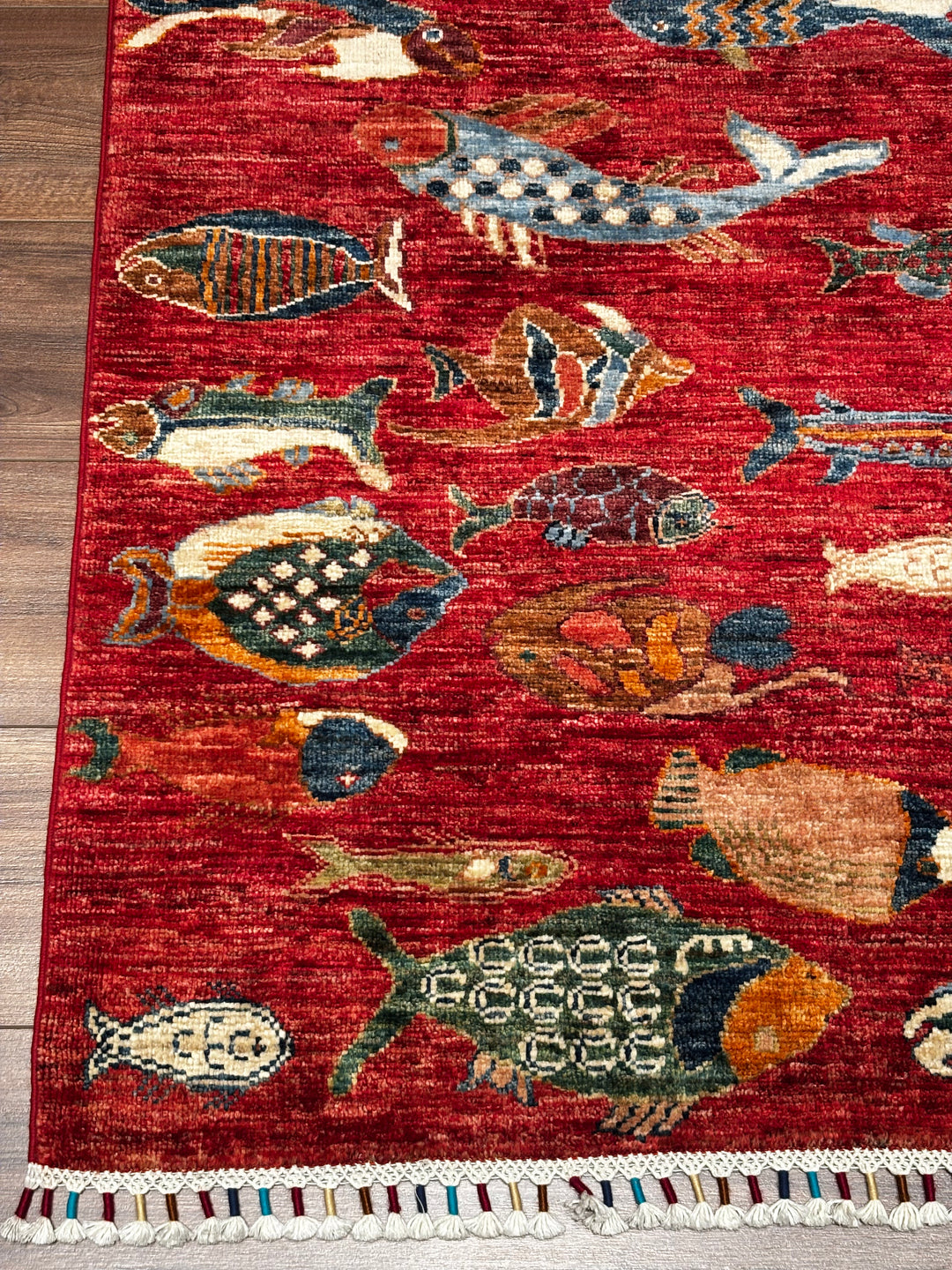 Balık Orijinal El Dokuması Kırmızı Kök Boya Yün Halı 174x236 4.11 Metrekare - 6x8 ft
