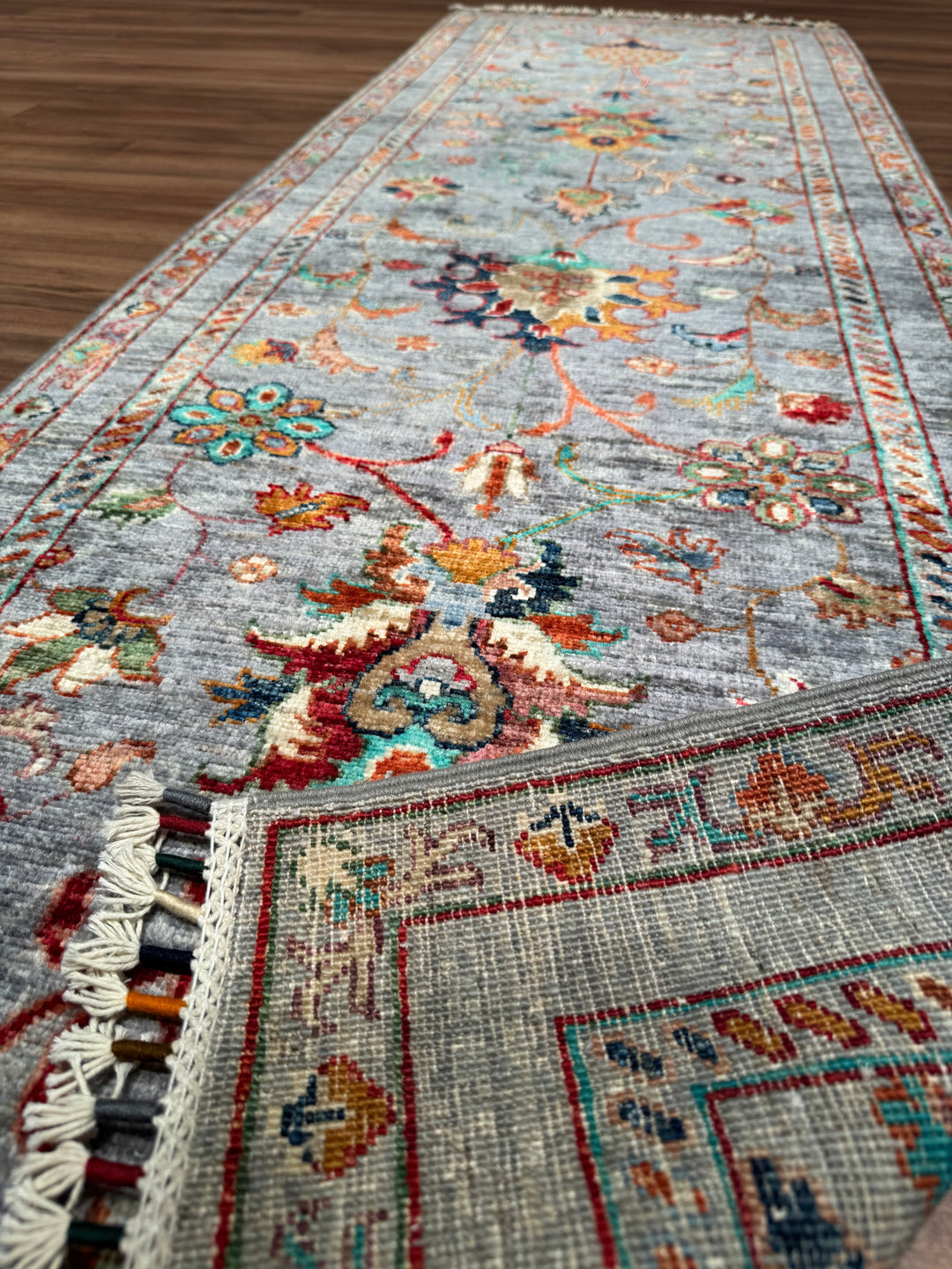 سجادة سلطاني بينبيرجيس رانر الأصلية المصنوعة يدويًا من الصوف الرمادي المصبوغ بصبغة الجذور 0.69 × 213 سم (1.47 متر مربع) - 3 × 7 قدم