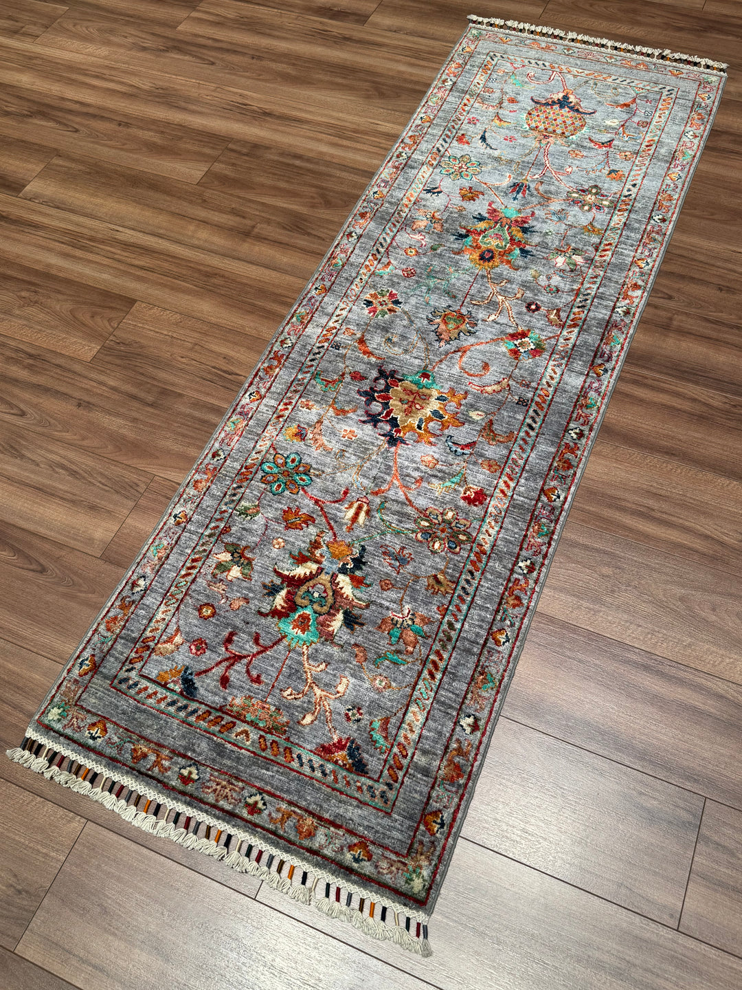 سجادة سلطاني بينبيرجيس رانر الأصلية المصنوعة يدويًا من الصوف الرمادي المصبوغ بصبغة الجذور 0.69 × 213 سم (1.47 متر مربع) - 3 × 7 قدم