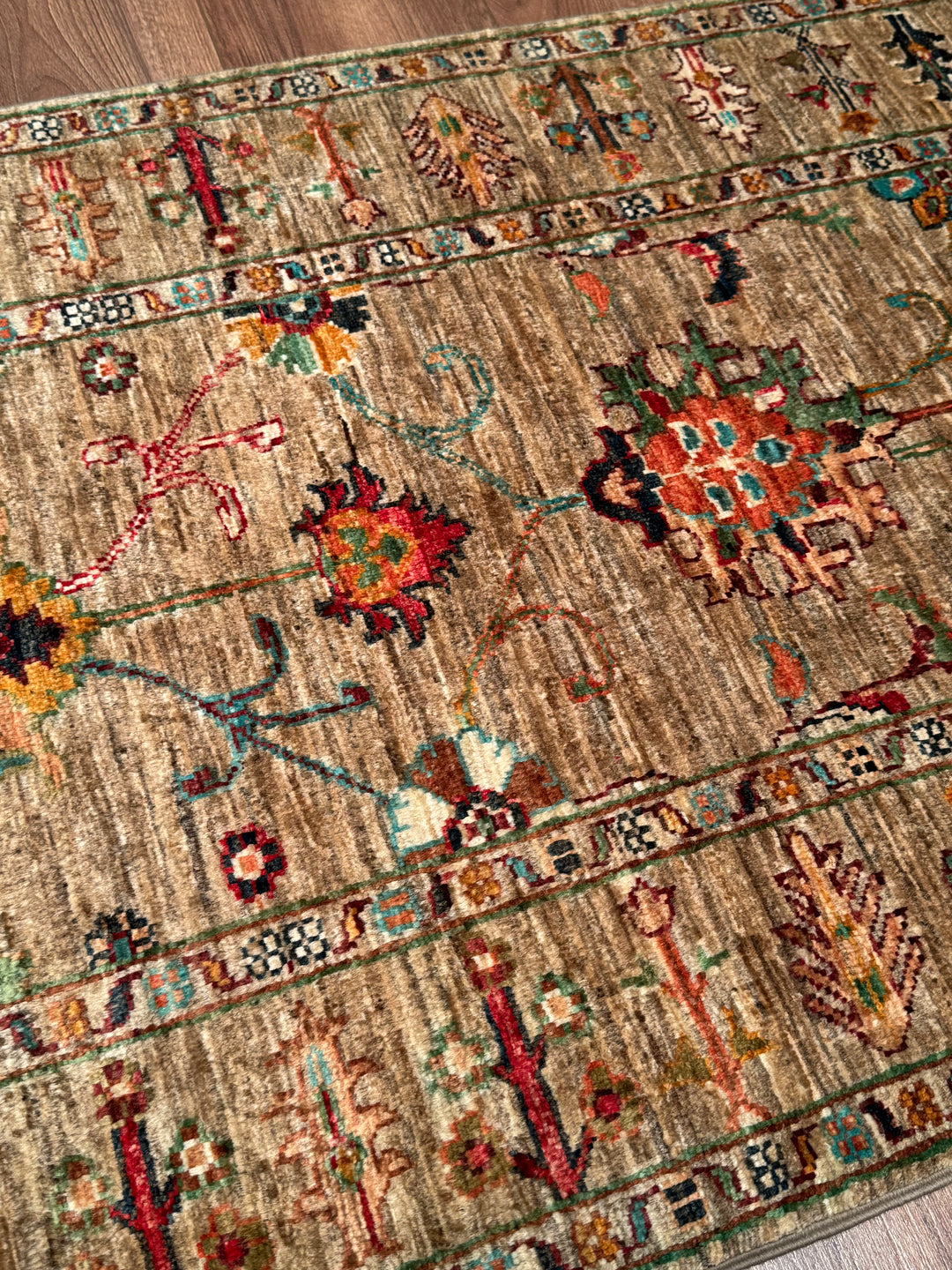 سجادة سلطاني بينبيرجيس رانر الأصلية المصنوعة يدويًا من الصوف بلون بيج مصبوغ بصبغة الجذور، 0.75 × 200، 1.50 متر مربع - 3 × 6 قدم