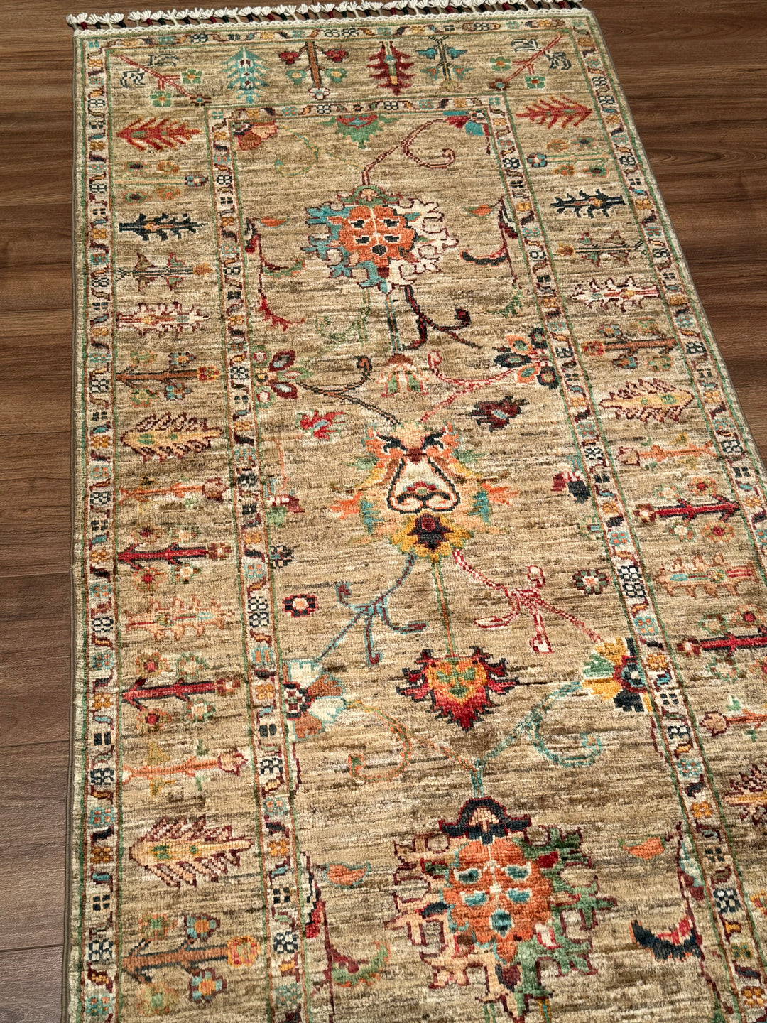 سجادة سلطاني بينبيرجيس رانر الأصلية المصنوعة يدويًا من الصوف بلون بيج مصبوغ بصبغة الجذور، 0.75 × 200، 1.50 متر مربع - 3 × 6 قدم