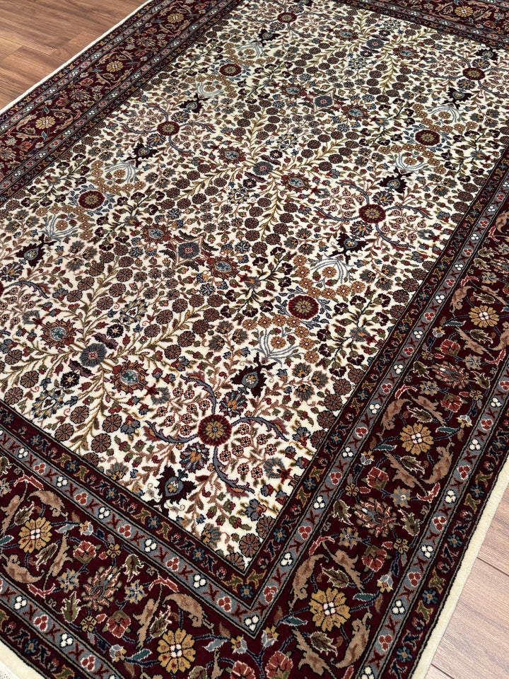 Hereke Yedi Dağın Çiçeği Orijinal El Dokuması Kırmızı Krem Yün Halı 170x238 4.05 Metrekare - 5x8 ft