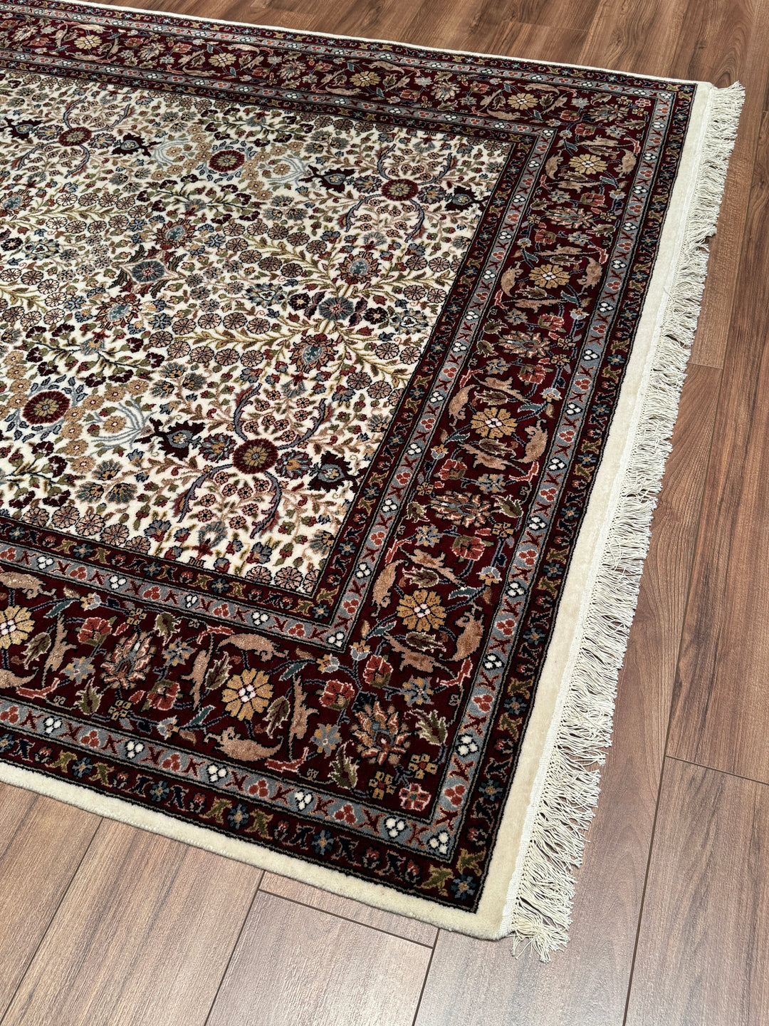 Hereke Yedi Dağın Çiçeği Orijinal El Dokuması Kırmızı Krem Yün Halı 170x238 4.05 Metrekare - 5x8 ft