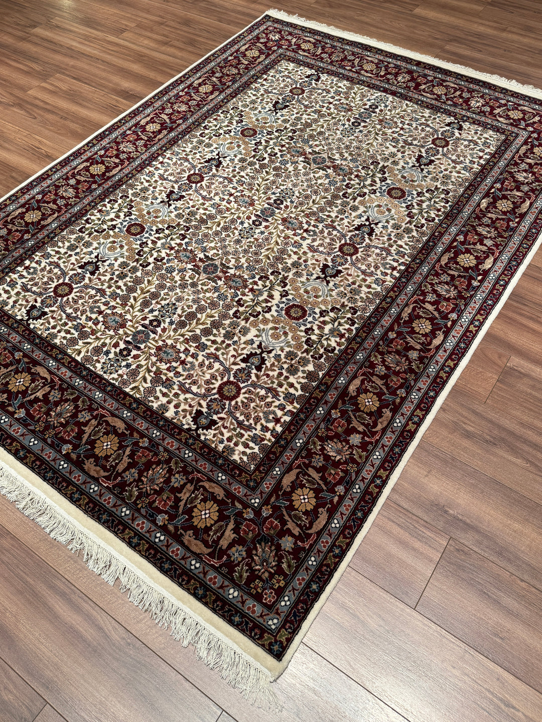 Hereke Yedi Dağın Çiçeği Orijinal El Dokuması Kırmızı Krem Yün Halı 170x238 4.05 Metrekare - 5x8 ft