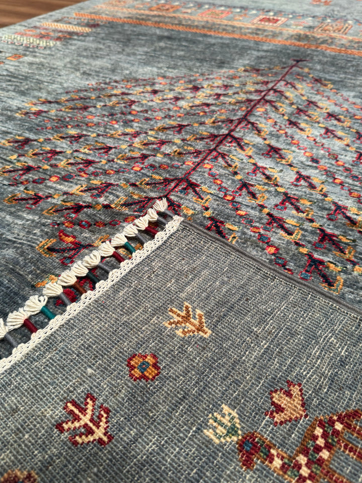 سجادة صوفية أصلية من مجموعة شجرة الحياة من خورجين، منسوجة يدويًا، بلون رمادي مصبوغ بجذور، مقاس 168×243، 4.08 متر مربع - 5×8 قدم