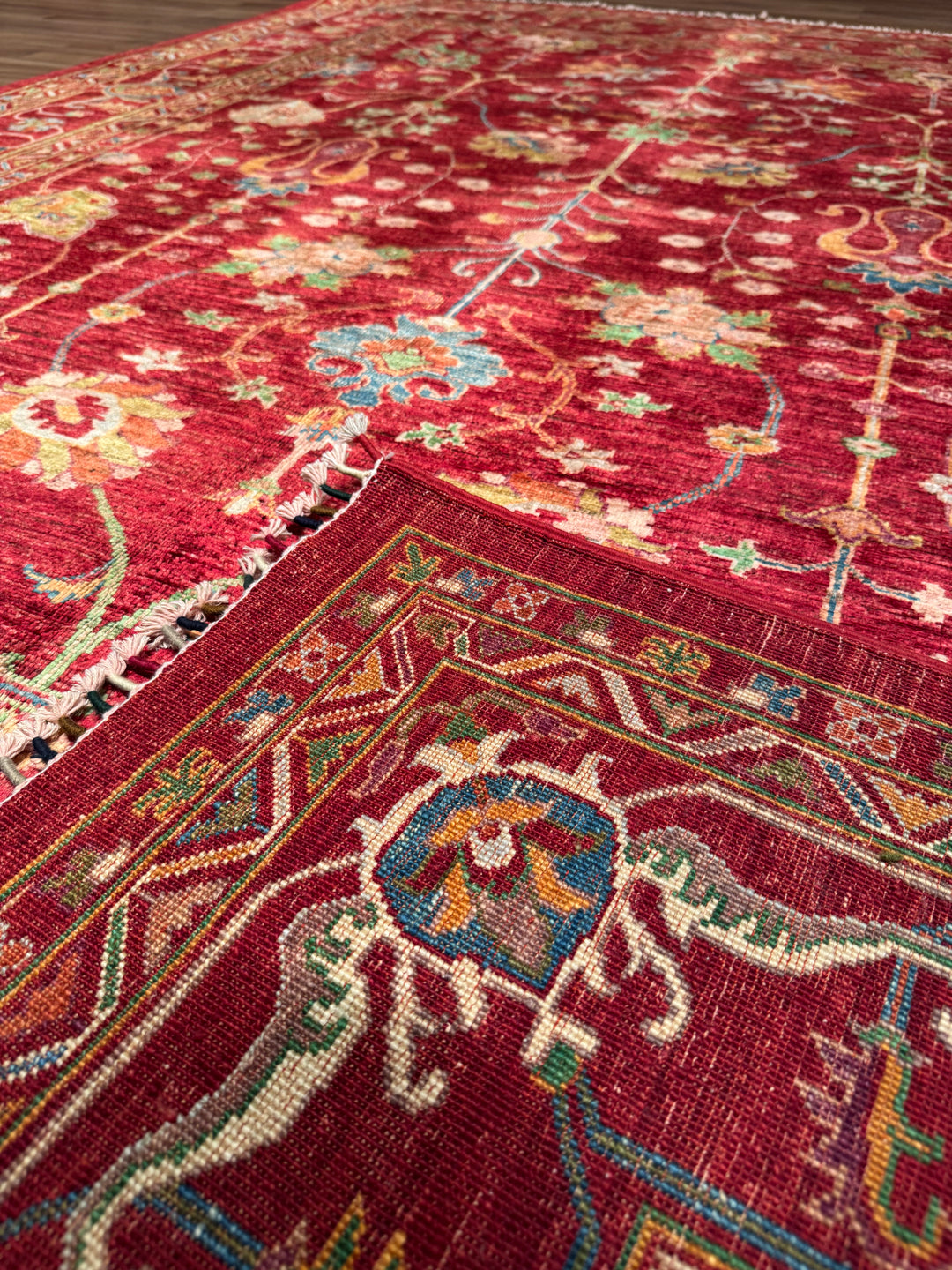 سجادة سلطاني زهرية أصلية منسوجة يدويًا من الصوف الأحمر المصبوغ بصبغة الجذور، 207 × 305 سم، 6.31 متر مربع - 7 × 10 قدم