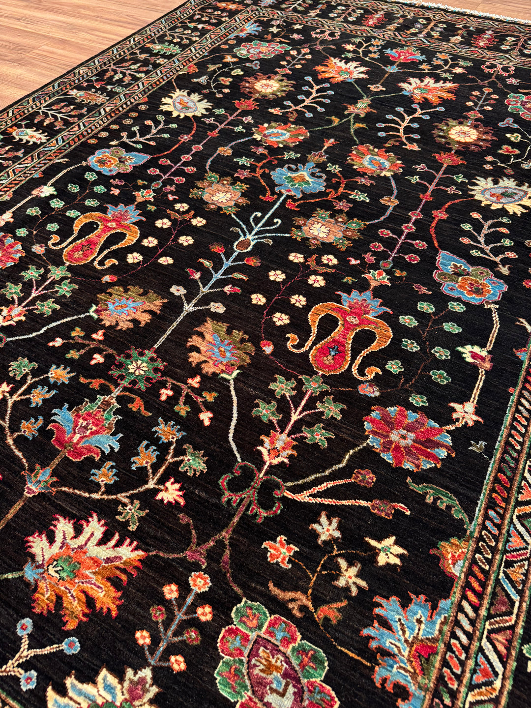 سجادة سلطاني زهرية أصلية منسوجة يدويًا من الصوف الأسود المصبوغ بصبغة الجذور، 210×288، 6.05 متر مربع - 7×10 قدم