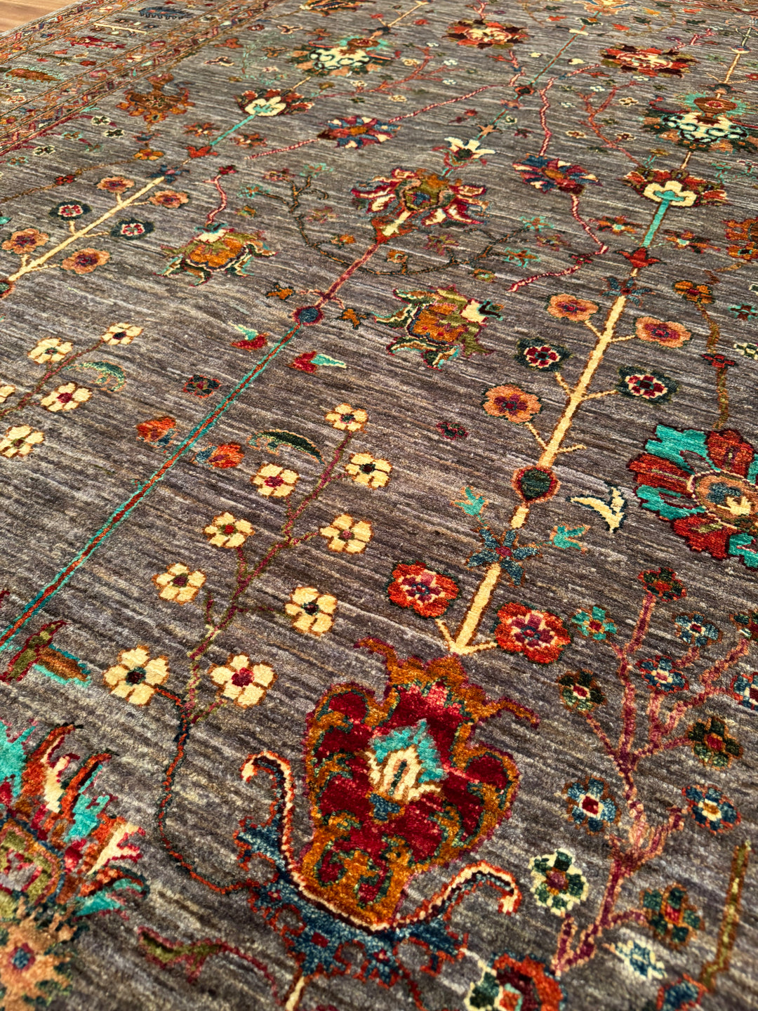 سجادة سلطاني بينبيرجيسي الأصلية المصنوعة يدويًا من الصوف الرمادي المصبوغ بصبغة الجذور 204 × 293، 5.98 متر مربع - 7 × 10 قدم