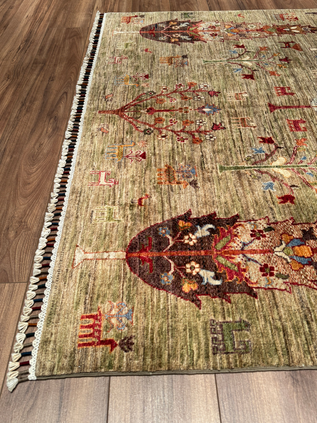 Khorjin Hayat Ağacı Orijinal El Dokuması Yeşil Bej Kök Boya Yün Halı 173x255 4.41 Metrekare - 5x8 ft