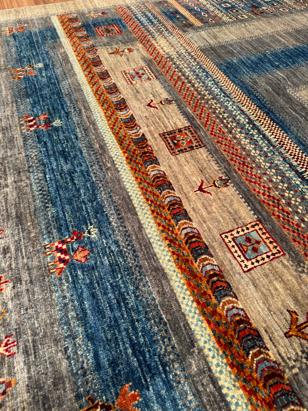 سجادة صوفية أصلية من مجموعة شجرة الحياة من خورجين، منسوجة يدويًا، بلون رمادي مصبوغ بجذور، مقاس 196×297، 5.82 متر مربع - 7×10 قدم 