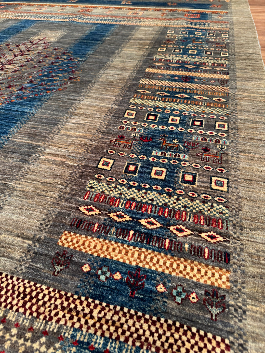 سجادة صوفية أصلية من مجموعة شجرة الحياة من خورجين، منسوجة يدويًا، بلون رمادي مصبوغ بجذور، مقاس 196×297، 5.82 متر مربع - 7×10 قدم 