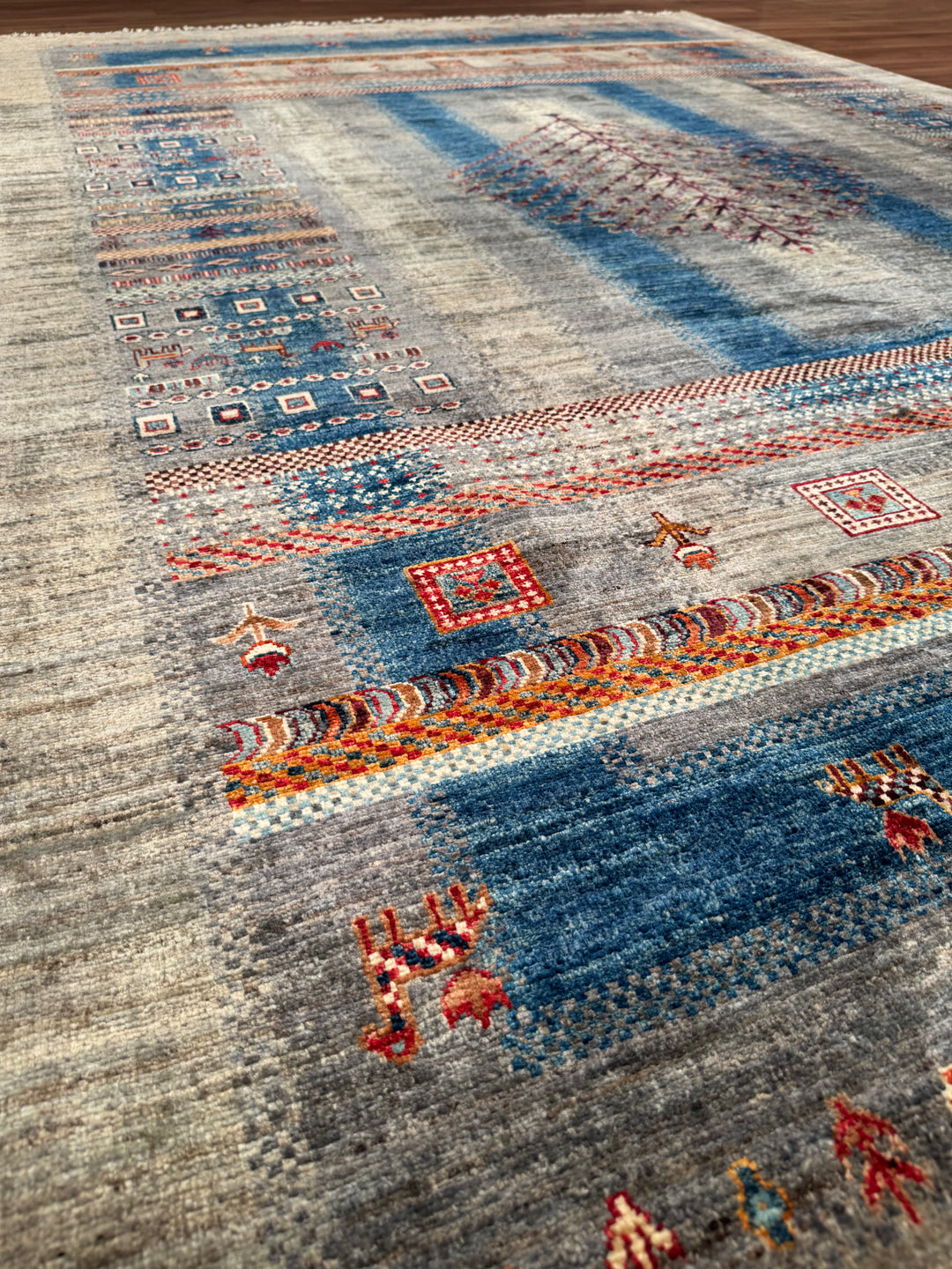 سجادة صوفية أصلية من مجموعة شجرة الحياة من خورجين، منسوجة يدويًا، بلون رمادي مصبوغ بجذور، مقاس 196×297، 5.82 متر مربع - 7×10 قدم 