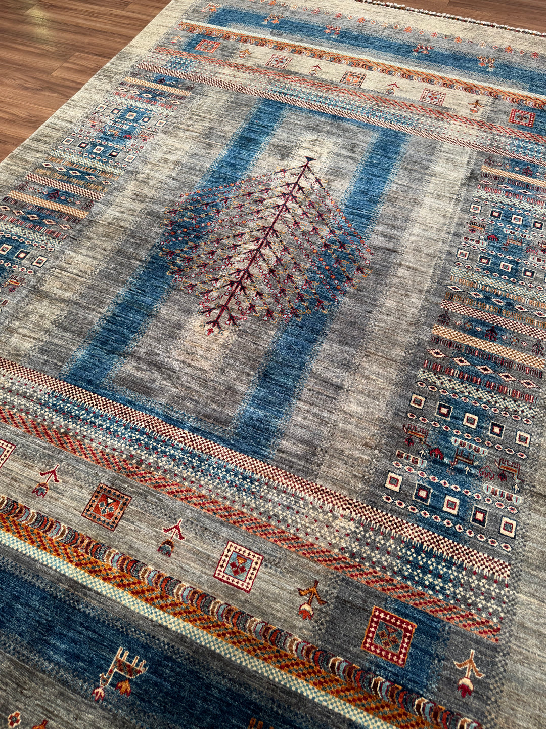 سجادة صوفية أصلية من مجموعة شجرة الحياة من خورجين، منسوجة يدويًا، بلون رمادي مصبوغ بجذور، مقاس 196×297، 5.82 متر مربع - 7×10 قدم 