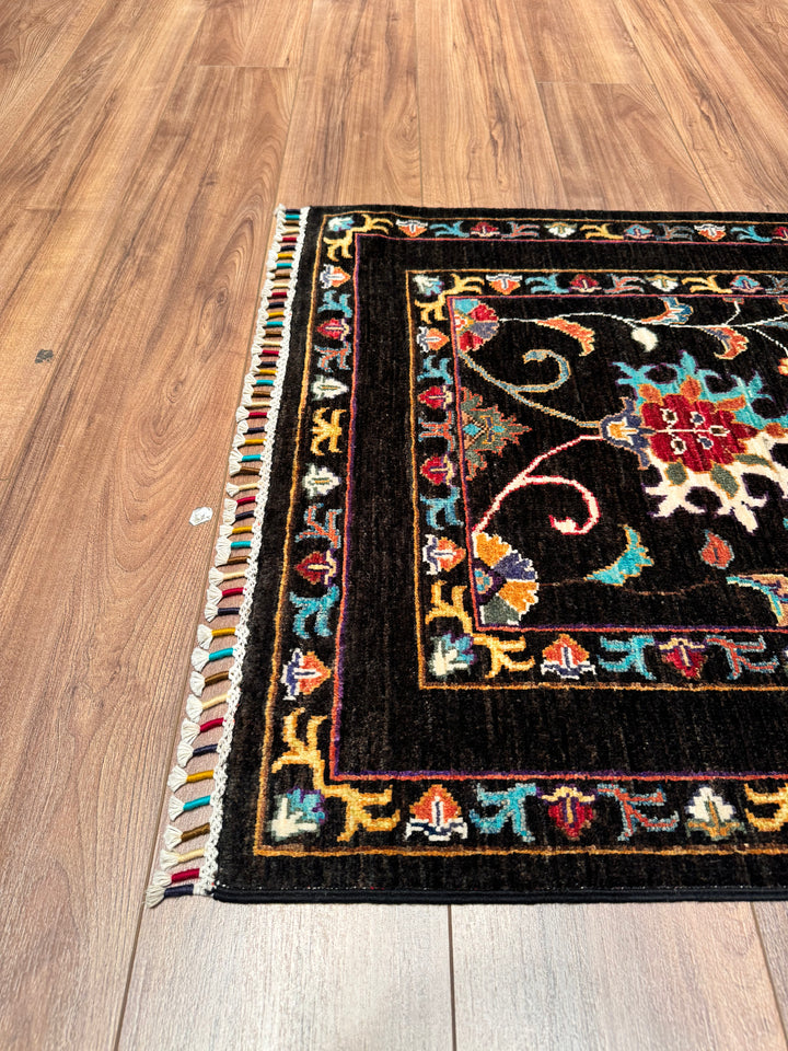 سجادة صوفية أصلية منسوجة يدويًا من Sultani Floral Runner باللون الأسود بمقاس 0.81 × 302 بوصة، 2.45 متر مربع - 2 × 10 قدم 