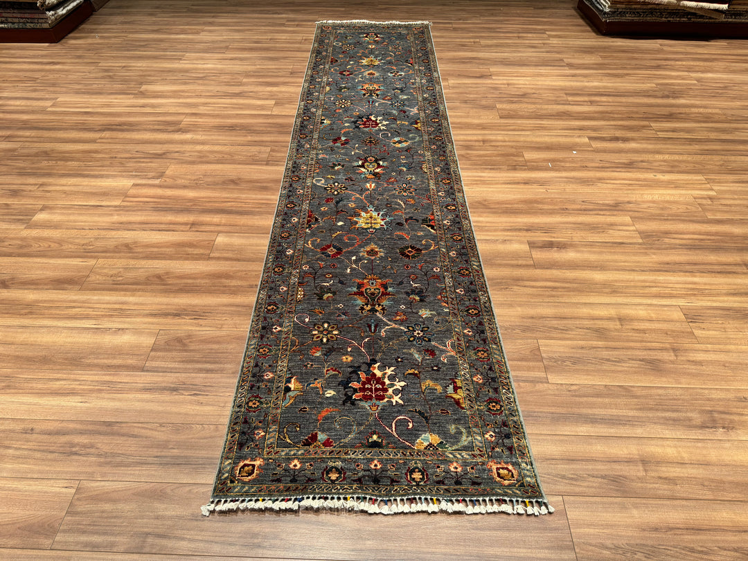 سجادة صوفية أصلية منسوجة يدويًا من Sultani Floral Long Runner باللون الرمادي المصبوغ يدويًا 0.82 × 395 3.24 متر مربع - 2 × 13 قدمًا 