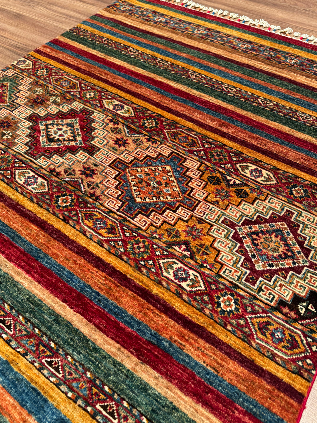 Khorjin Orijinal El Dokuması Multi Kök Boya Yün Halı 106x150 1.59 Metrekare - 3x5 ft