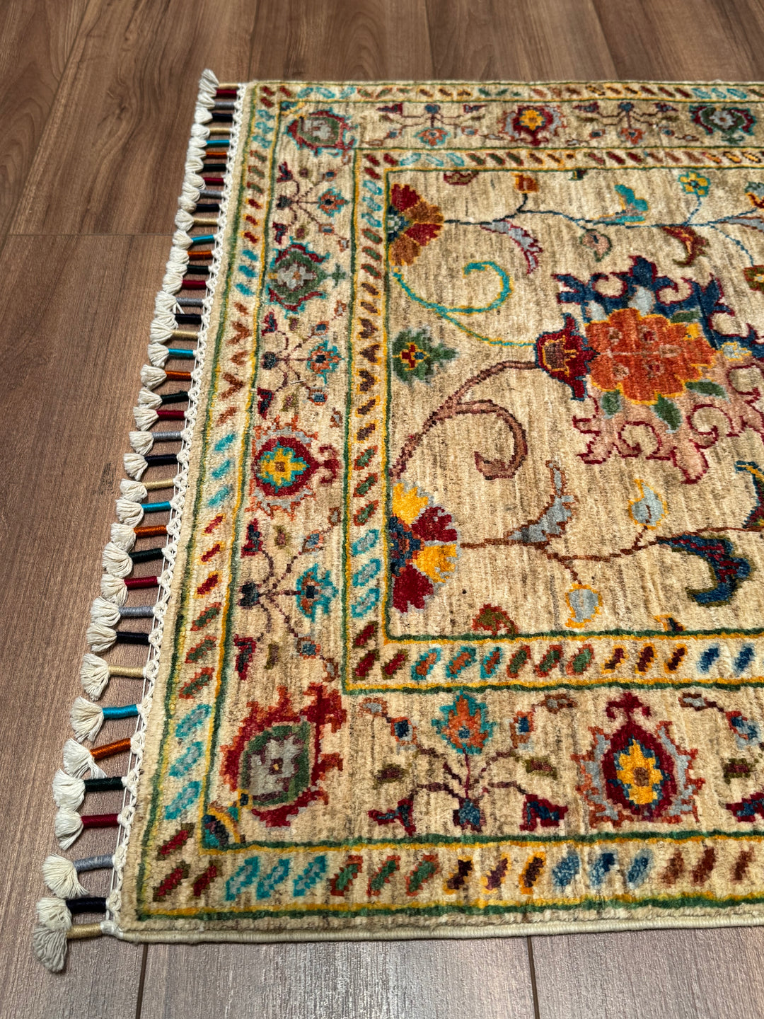 Sultani Çiçekli Orijinal El Dokuması Bej Kök Boya Yün Halı 0.82x117 0.96 Metrekare - 3x4 ft