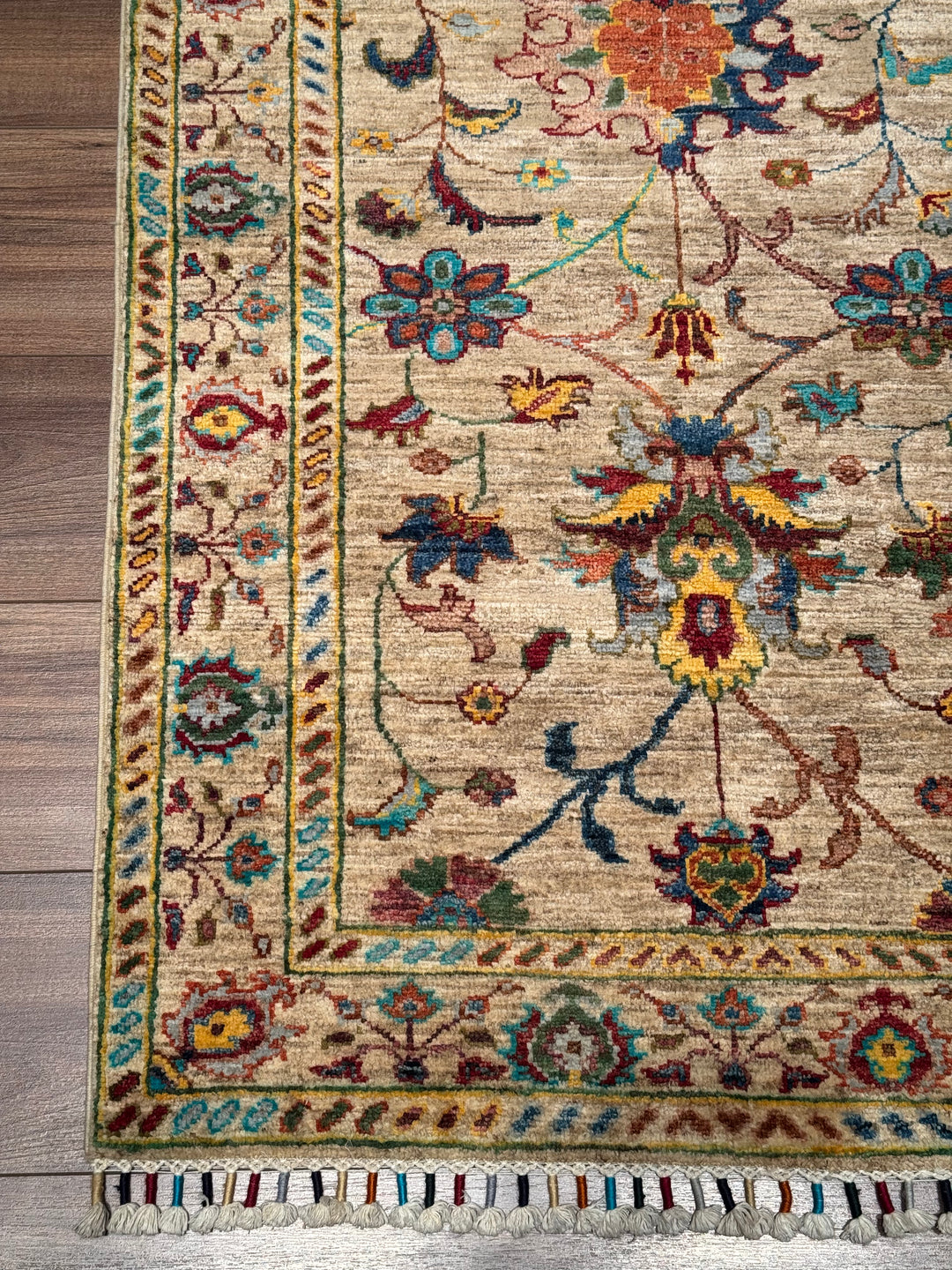 Sultani Çiçekli Orijinal El Dokuması Bej Kök Boya Yün Halı 0.82x117 0.96 Metrekare - 3x4 ft