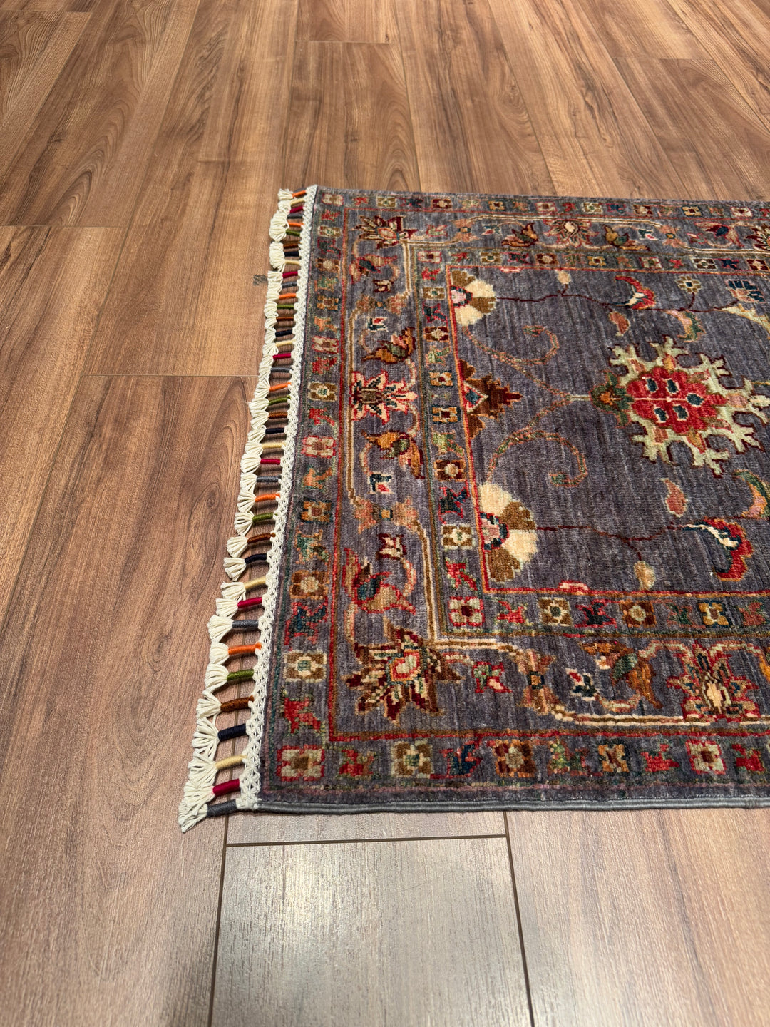 سجادة صوفية أصلية منسوجة يدويًا من Sultani Floral Long Runner باللون الرمادي المصبوغ يدويًا 0.82 × 394 3.23 متر مربع - 2 × 13 قدمًا 