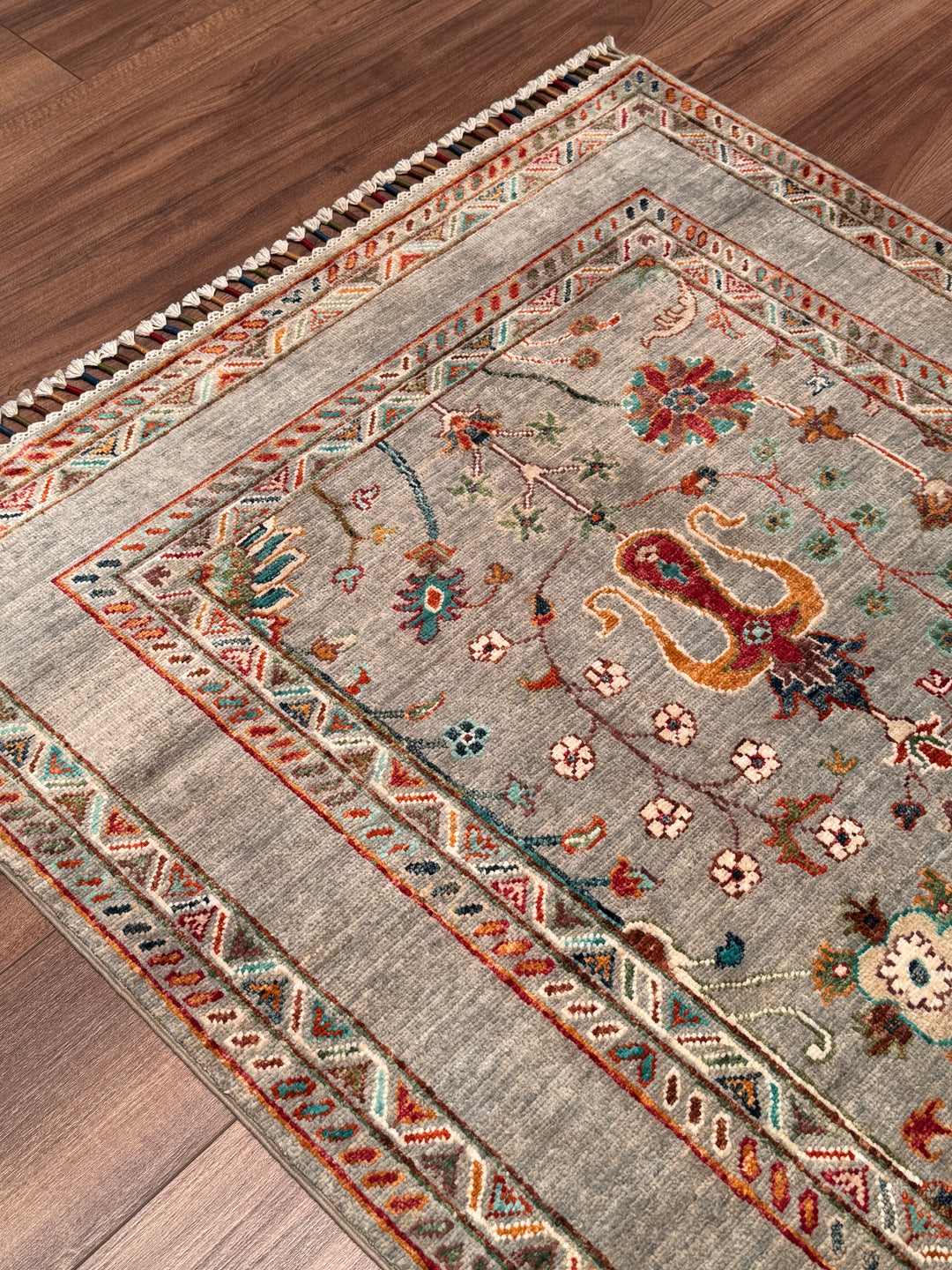 Sultani Çiçekli Orijinal El Dokuması Gri Kök Boya Yün Halı 105x156 1.64 Metrekare - 3x5 ft