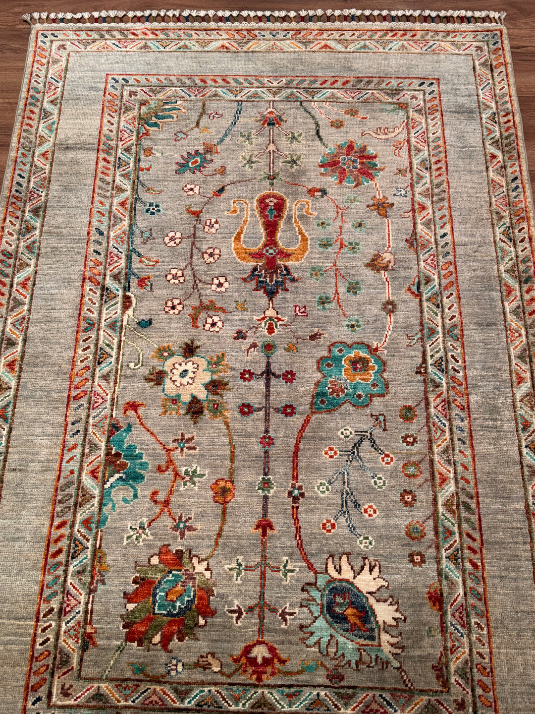 Sultani Çiçekli Orijinal El Dokuması Gri Kök Boya Yün Halı 105x156 1.64 Metrekare - 3x5 ft