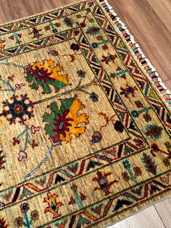 Sultani Binbirgece Orijinal El Dokuması Bej Kök Boya Yün Halı 0.81x120 0.97 Metrekare - 3x4 ft