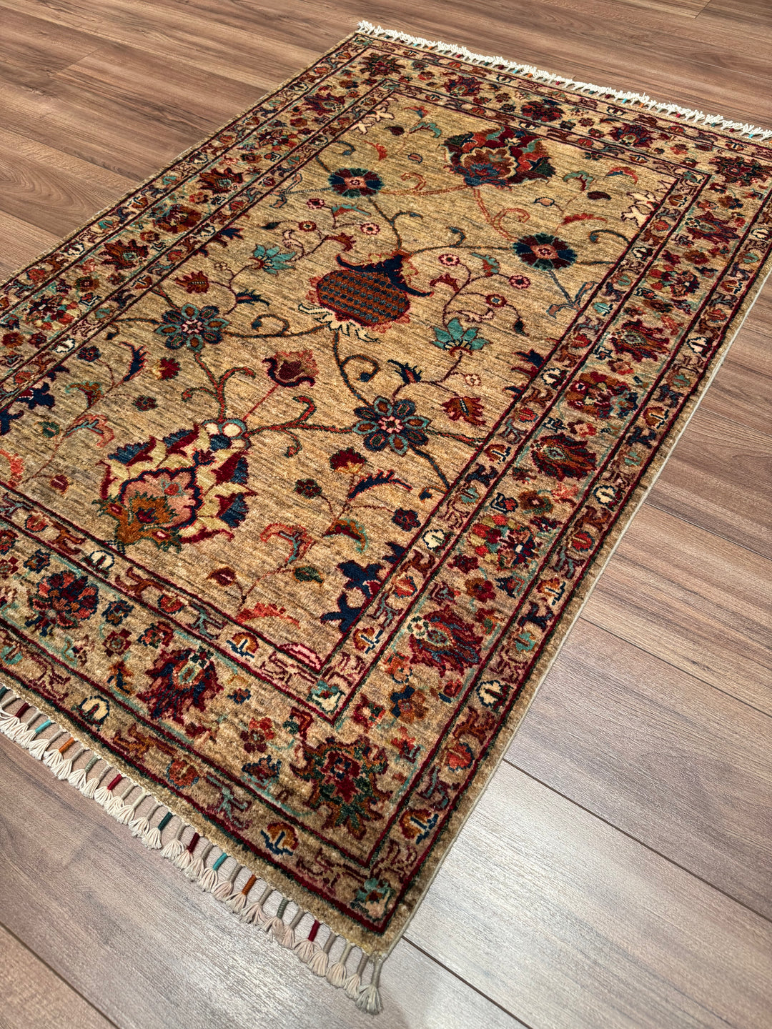 Sultani Binbirgece Orijinal El Dokuması Bej Kök Boya Yün Halı 104x150 1.56 Metrekare - 3x4 ft