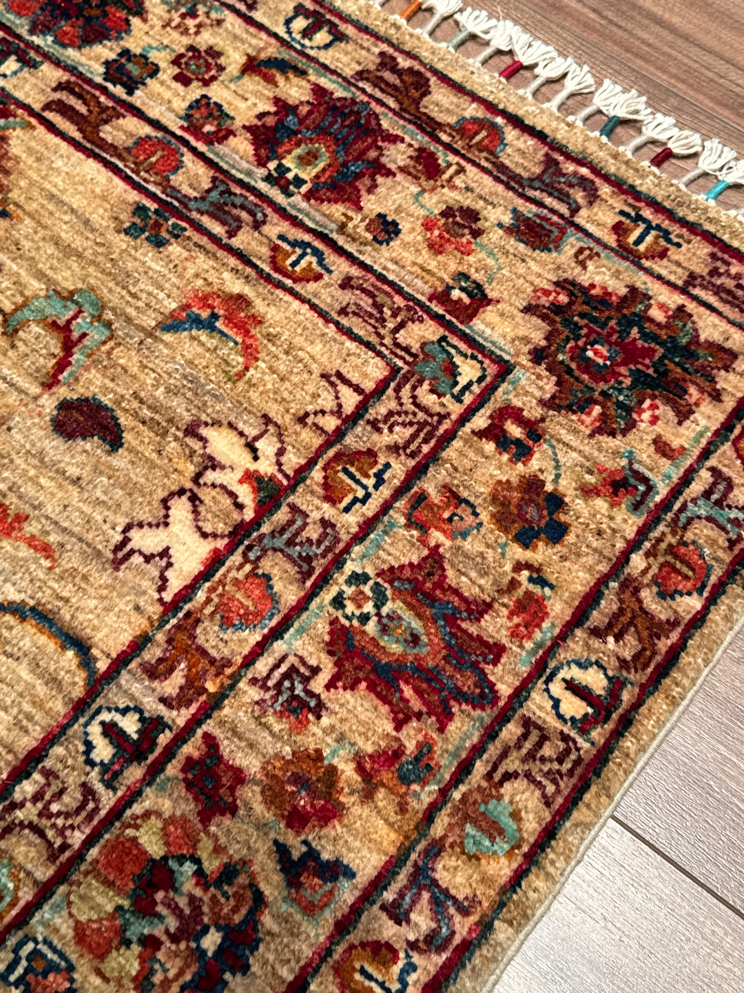 Sultani Binbirgece Orijinal El Dokuması Bej Kök Boya Yün Halı 104x150 1.56 Metrekare - 3x4 ft