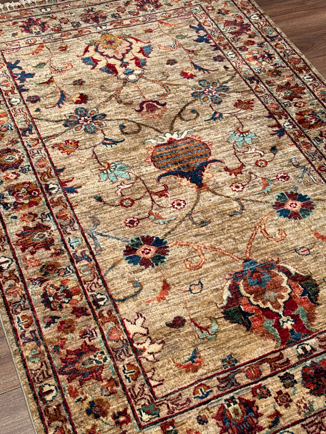 Sultani Binbirgece Orijinal El Dokuması Bej Kök Boya Yün Halı 104x150 1.56 Metrekare - 3x4 ft