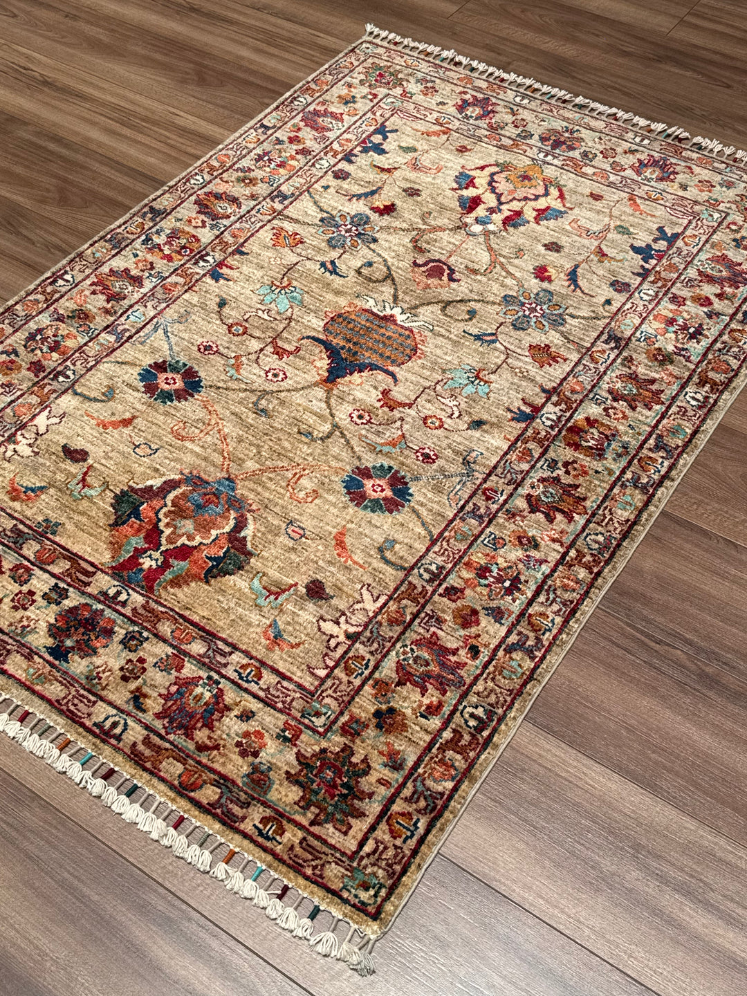 Sultani Binbirgece Orijinal El Dokuması Bej Kök Boya Yün Halı 104x150 1.56 Metrekare - 3x4 ft