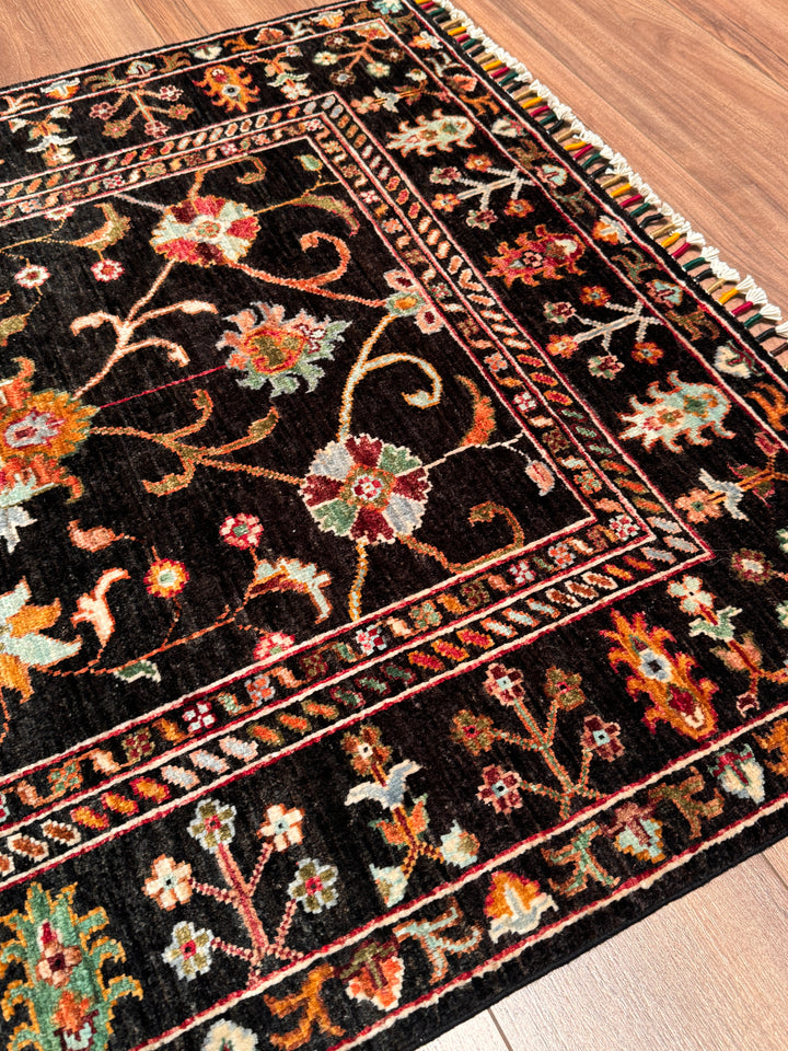 Sultani Binbirgece Orijinal El Dokuması Siyah Kök Boya Yün Halı 101x155 1.57 Metrekare - 3x5 ft