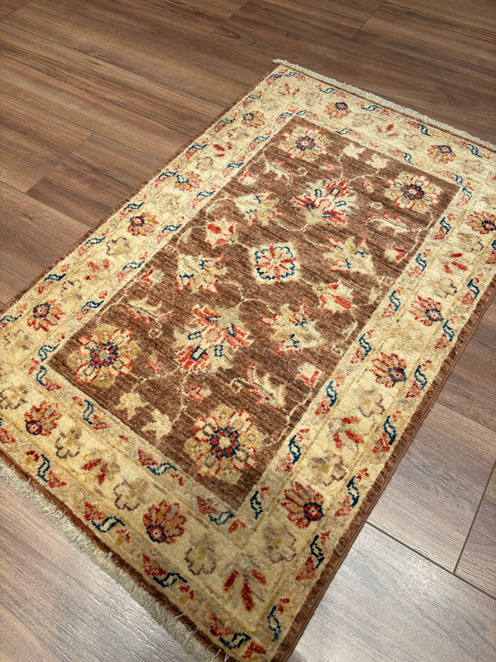 Uşak Orijinal El Dokuması Kahverengi Kök Boya Yün Halı 0.60x0.92 0.55 Metrekare - 2x3 ft