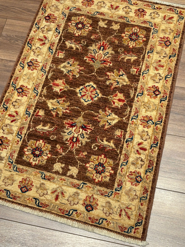 Uşak Orijinal El Dokuması Kahverengi Kök Boya Yün Halı 0.60x0.92 0.55 Metrekare - 2x3 ft