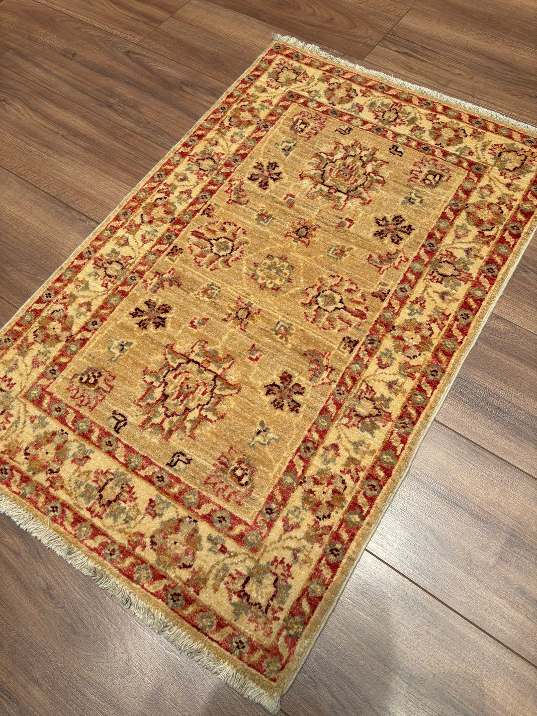 Uşak Orijinal El Dokuması Bej Kök Boya Yün Halı 0.60x0.94 0.56 Metrekare - 2x3 ft