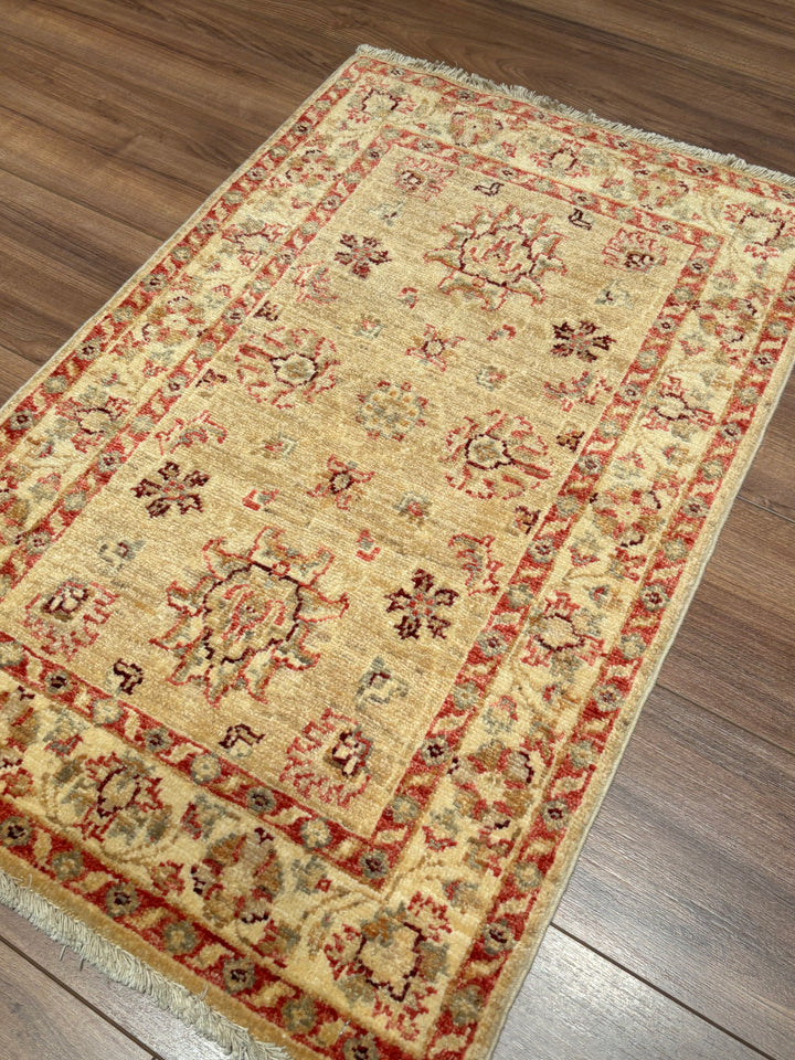 Uşak Orijinal El Dokuması Bej Kök Boya Yün Halı 0.60x0.94 0.56 Metrekare - 2x3 ft