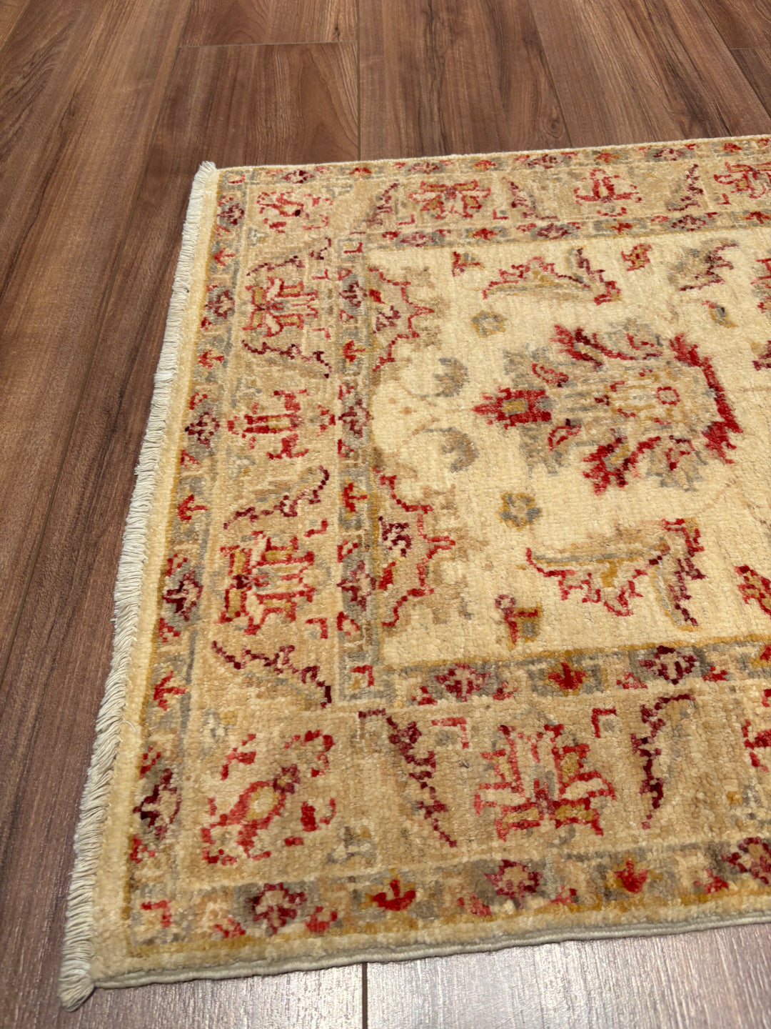 Uşak Orijinal El Dokuması Bej Kök Boya Yün Halı 0.62x0.93 0.58 Metrekare - 2x3 ft
