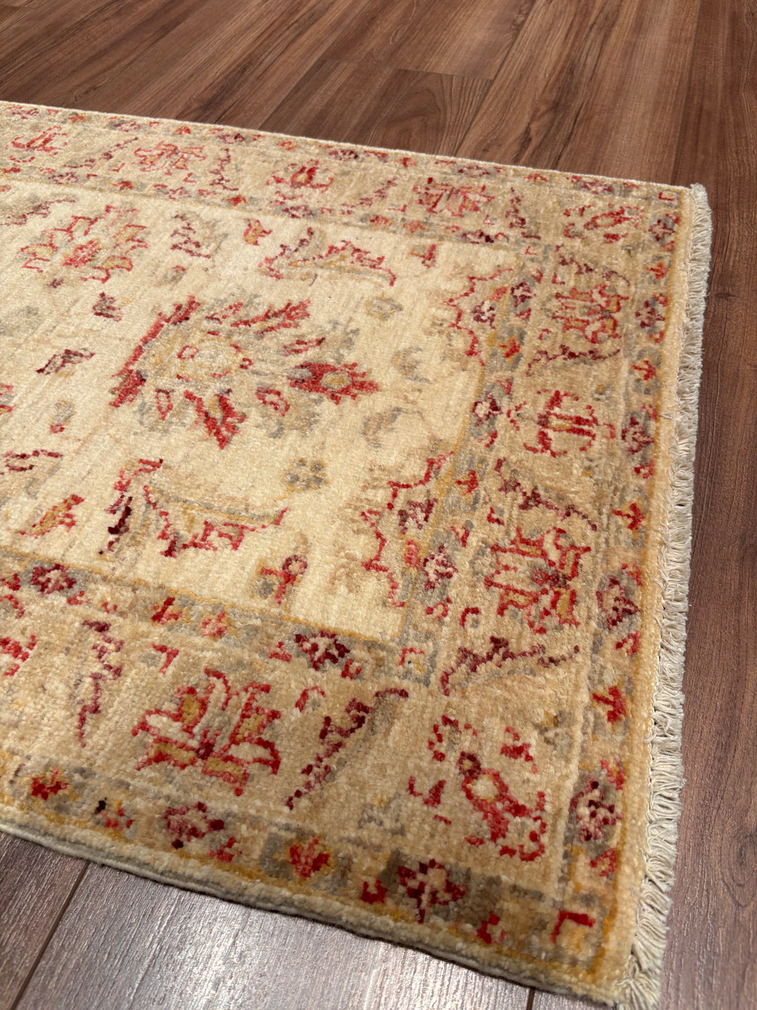 Uşak Orijinal El Dokuması Bej Kök Boya Yün Halı 0.62x0.93 0.58 Metrekare - 2x3 ft
