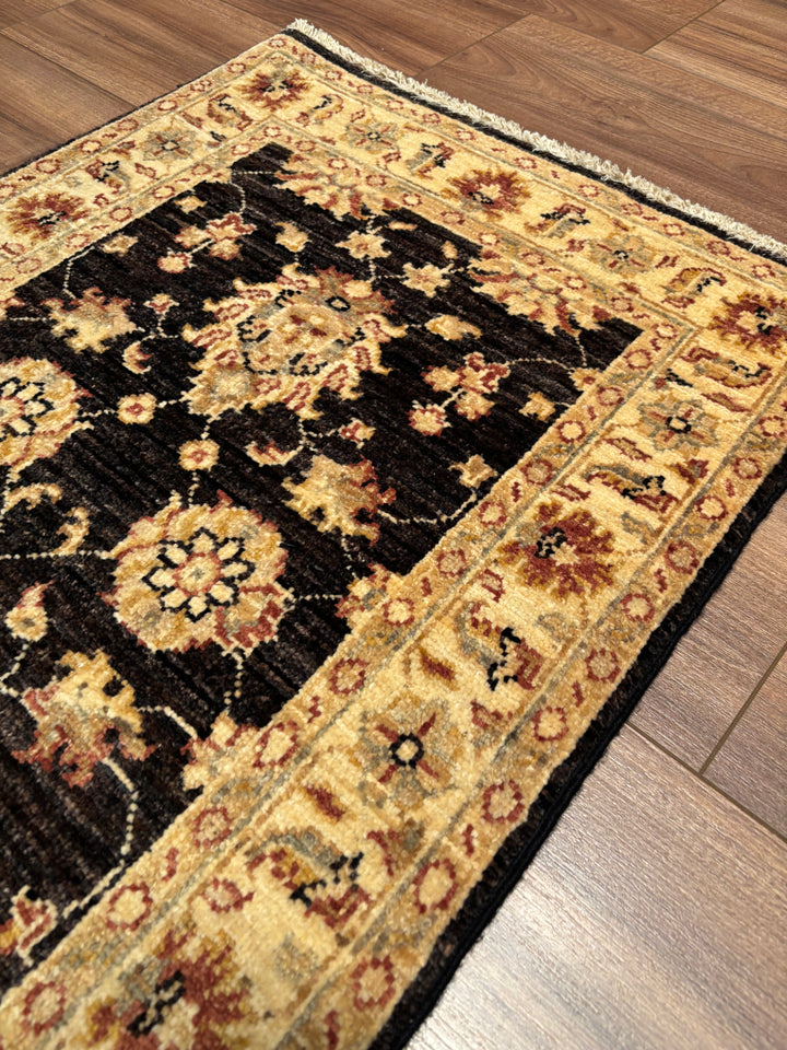 Uşak Orijinal El Dokuması Siyah Kök Boya Yün Halı 0.59x0.91 0.54 Metrekare - 2x3 ft