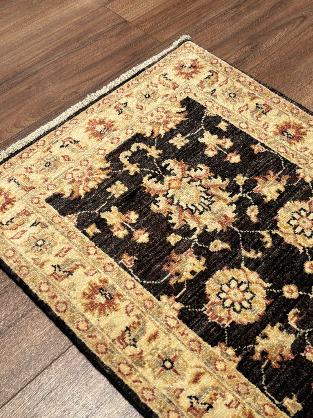 Uşak Orijinal El Dokuması Siyah Kök Boya Yün Halı 0.59x0.91 0.54 Metrekare - 2x3 ft
