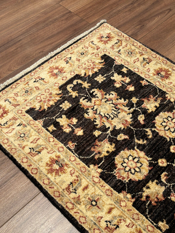 Uşak Orijinal El Dokuması Siyah Kök Boya Yün Halı 0.59x0.91 0.54 Metrekare - 2x3 ft