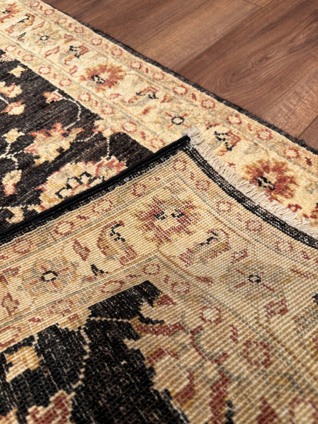 Uşak Orijinal El Dokuması Siyah Kök Boya Yün Halı 0.59x0.91 0.54 Metrekare - 2x3 ft