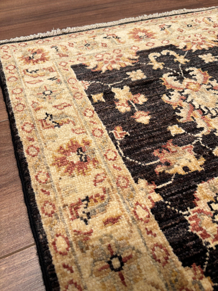 Uşak Orijinal El Dokuması Siyah Kök Boya Yün Halı 0.59x0.91 0.54 Metrekare - 2x3 ft