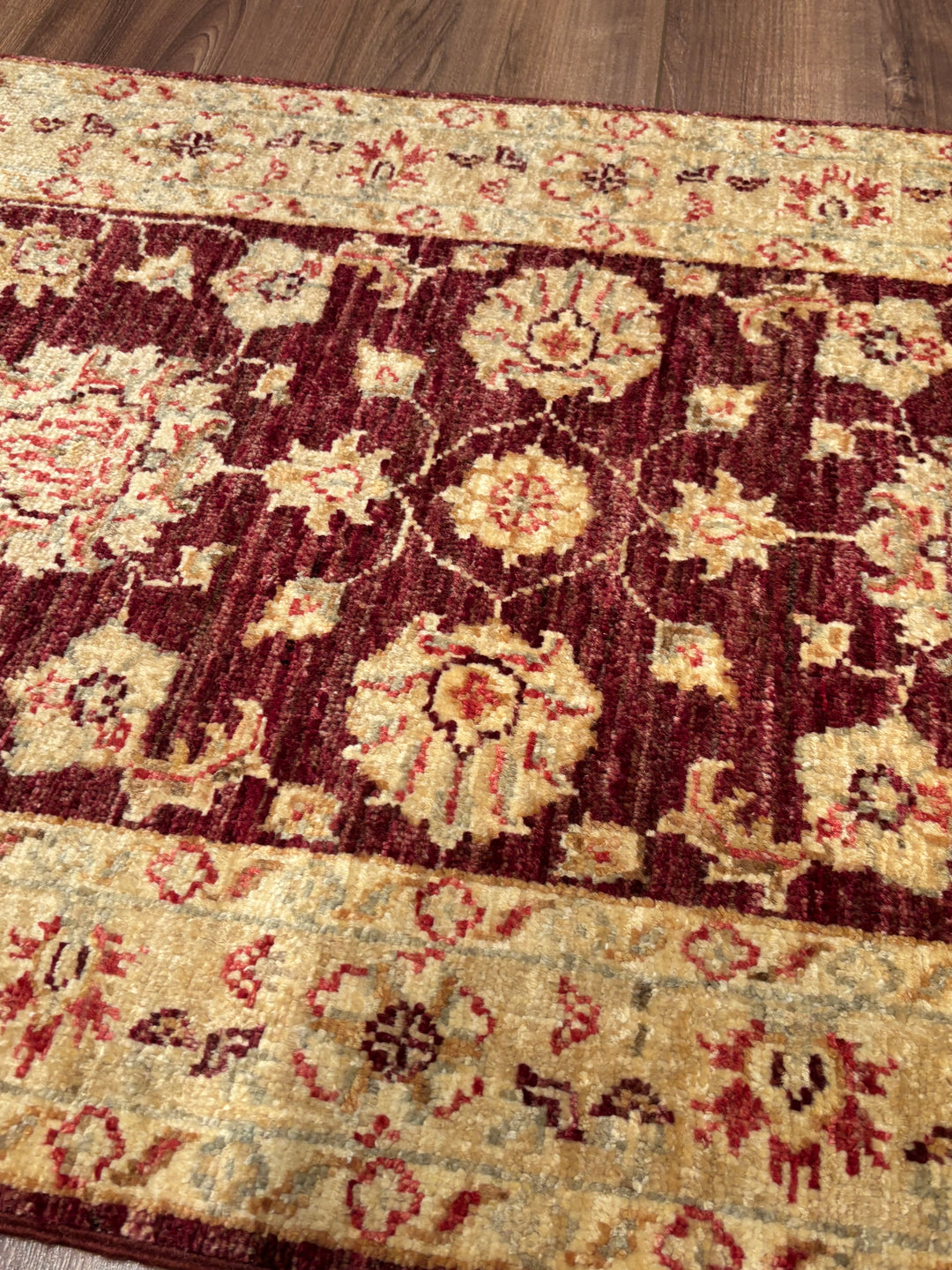Uşak Orijinal El Dokuması Bordo Kök Boya Yün Halı 0.58x0.91 0.53 Metrekare - 2x3 ft