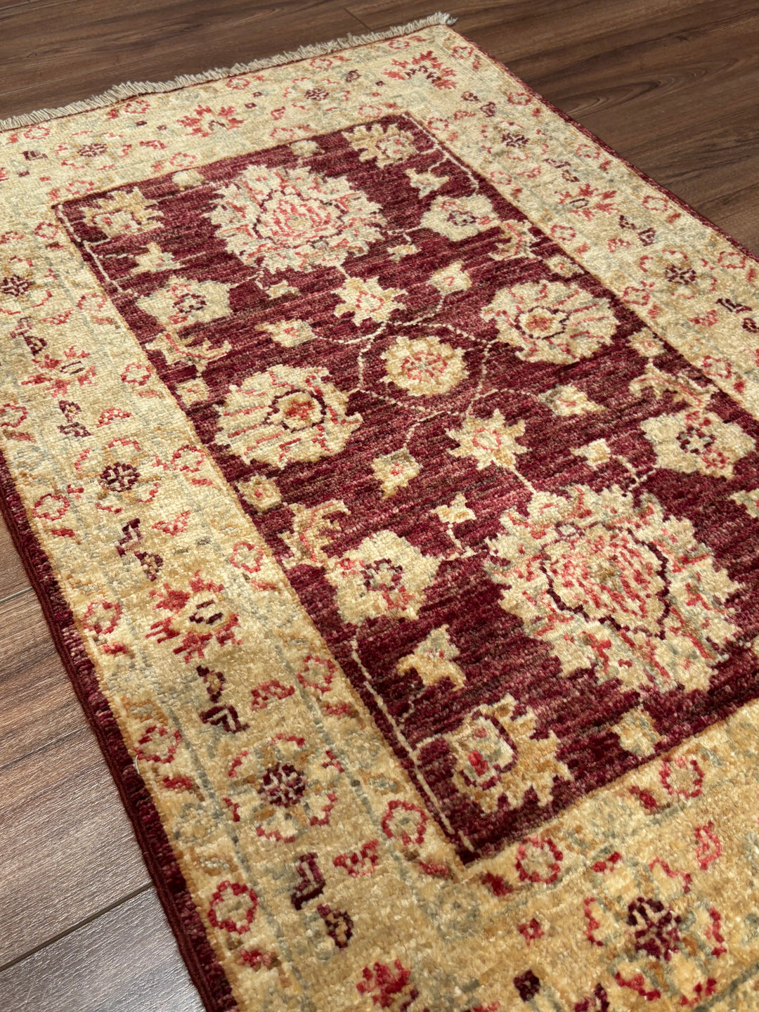 Uşak Orijinal El Dokuması Bordo Kök Boya Yün Halı 0.58x0.91 0.53 Metrekare - 2x3 ft