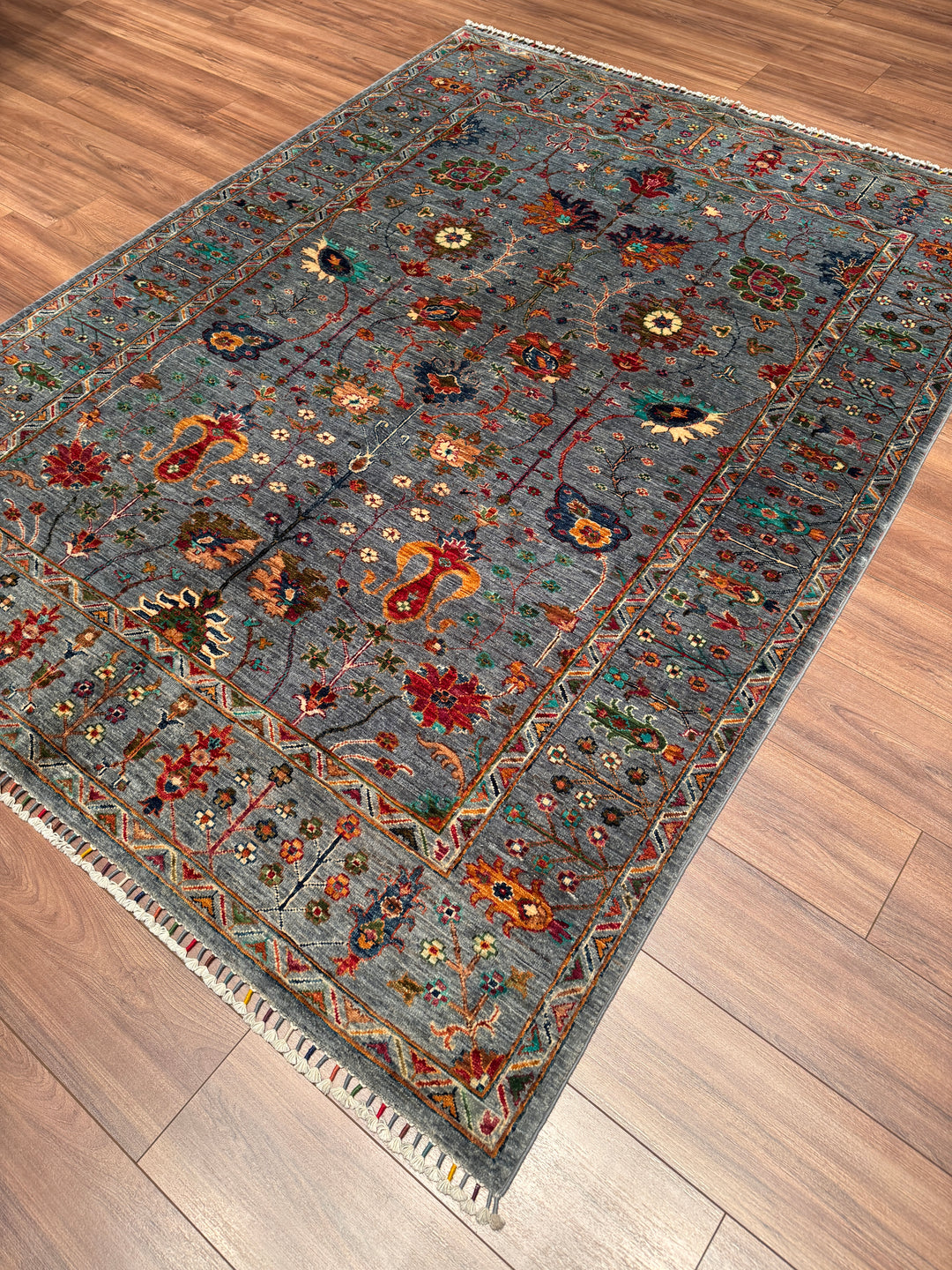 Sultani Çiçekli Orijinal El Dokuması Gri Kök Boya Yün Halı 179x238 4.26 Metrekare - 5x8 ft