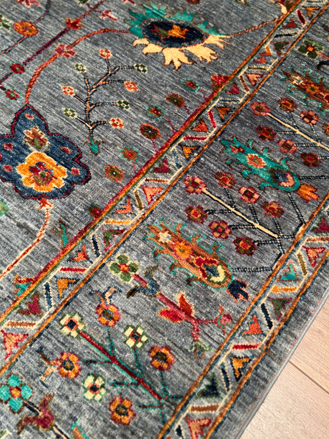 Sultani Çiçekli Orijinal El Dokuması Gri Kök Boya Yün Halı 179x238 4.26 Metrekare - 5x8 ft