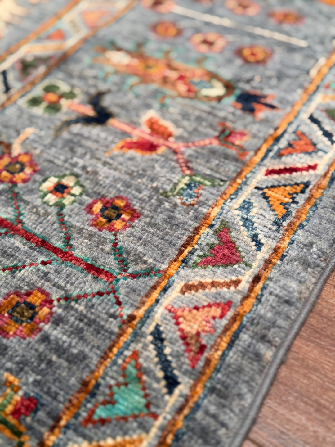 Sultani Çiçekli Orijinal El Dokuması Gri Kök Boya Yün Halı 179x238 4.26 Metrekare - 5x8 ft