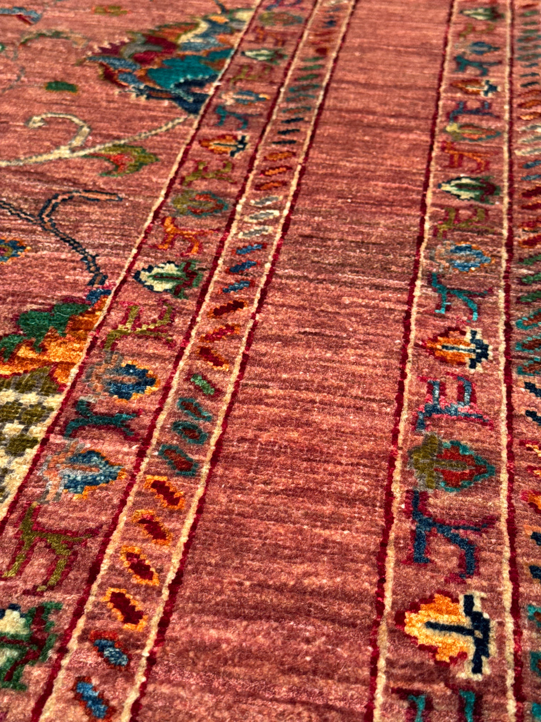 Sultani Binbirgece Orijinal El Dokuması Pembe Kök Boya Yün Halı 126x201 2.53 Metrekare - 3x5 ft