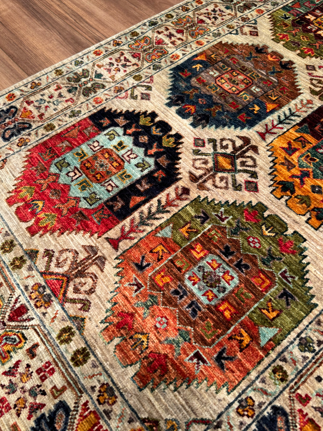 Veziri Orijinal El Dokuması Bej Kök Boya Yün Halı 102x156 1.59 Metrekare - 3x5 ft